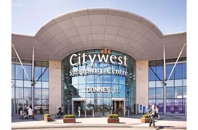 Проживание в семье New Double Beside Tramline